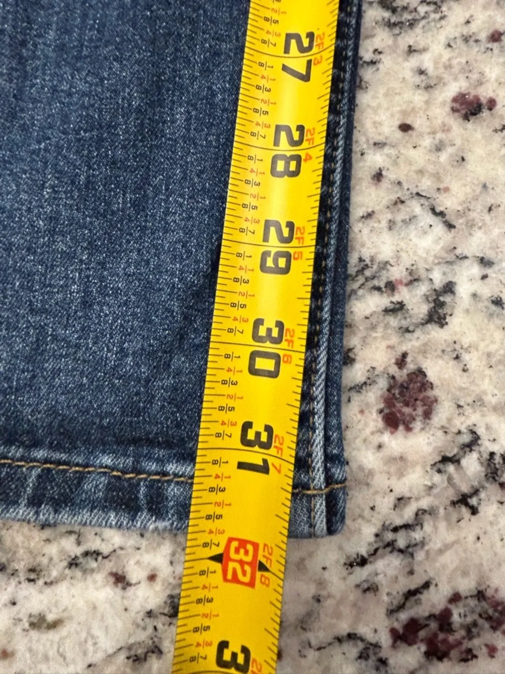 Levi's 559 Men's Whiskered Stretch Blue Straight Relaxed‎ Jeans 44x32 Distressed